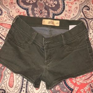 💚green hollister shorts💚